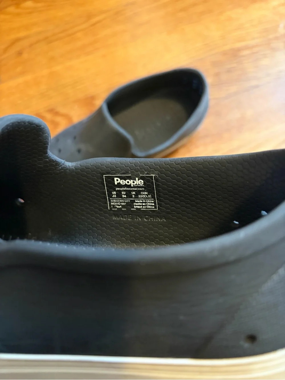 People footwear size J3, black